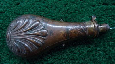 F1047  UNMARKED SHELL AND BUSH FLASK [A] - Image 2