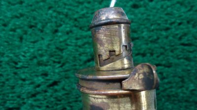 F1047  UNMARKED SHELL AND BUSH FLASK [A] - Image 3