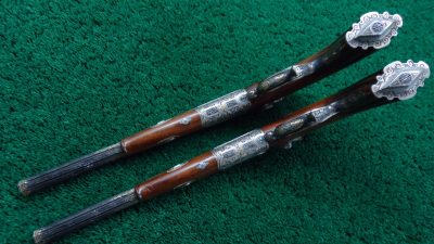 MHG973 EXTRAORDINARY PAIR EXHIBITION GRADE RELIEF ENGRAVED GOLD INLAID TARGET PISTOLS [A] - Image 3