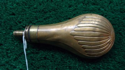 F1017  UNMARKED SHELL AND BUSH FLASK - Image 3