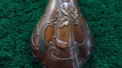 F1083  UNMARKED BIRD PATTERN FLASK - Image 7