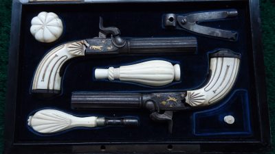 169 CASED PAIR GOLD INLAID BELGIAN SINGLE SHOT PERCUSSION PISTOLS [A] - Image 2