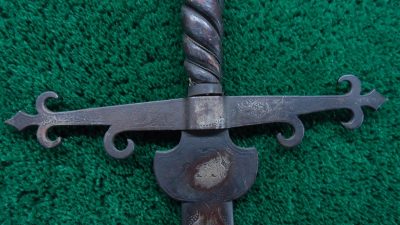 M10 MEDIEVAL 2 HANDED BROADSWORD - Image 2