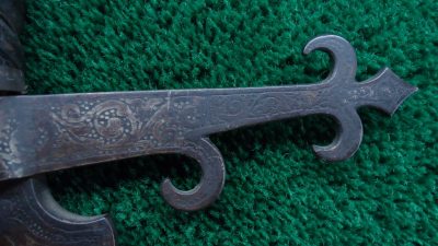 M10 MEDIEVAL 2 HANDED BROADSWORD - Image 12