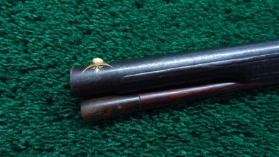 MR1653 SPANISH MIQUELET GOLD INLAID AND CARVED SPORTING FLINTLOCK OF ABOUT 16 BORE [A] - Image 15