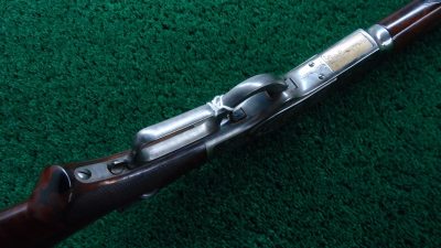 W4030 BEAUTIFUL WINCHESTER MODEL 1873 DELUXE FACTORY ENGRAVED RIFLE IN 44 WCF CALIBER  [A] - Image 3