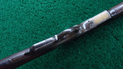 W4222 WINCHESTER MODEL 1873 RIFLE WITH 28 INCH BARREL IN 32 WCF [M] - Image 3