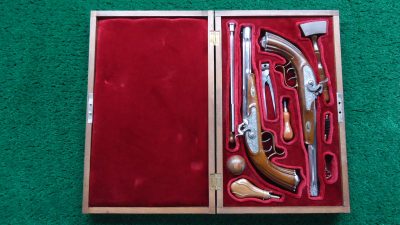 MHG1087 CASED PAIR OF REPRODUCTION PERCUSSION DUELING PISTOLS [A] - Image 16