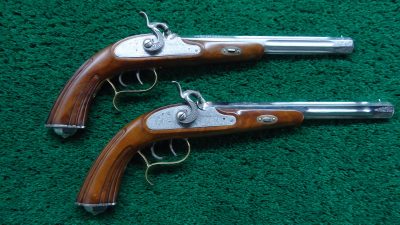MHG1087 CASED PAIR OF REPRODUCTION PERCUSSION DUELING PISTOLS [A] - Image 2